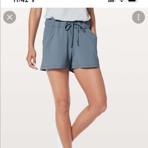 Lululemon On The Fly 3” Shorts Size 4
